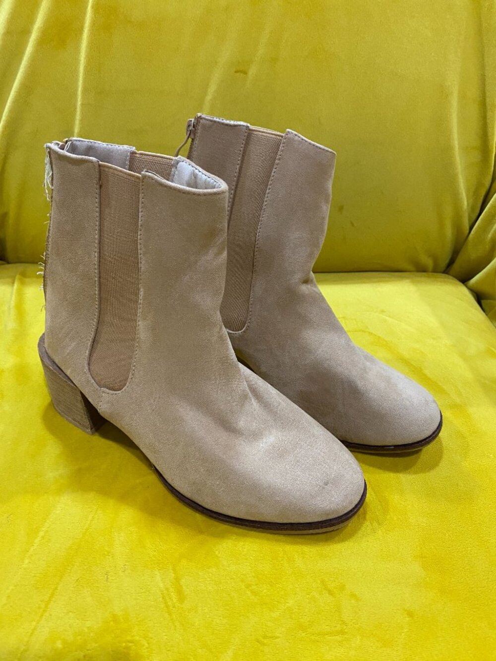 Roxy Taupe Suede Look Chelsea Ankle Boots Block Heel Women’s Size 7